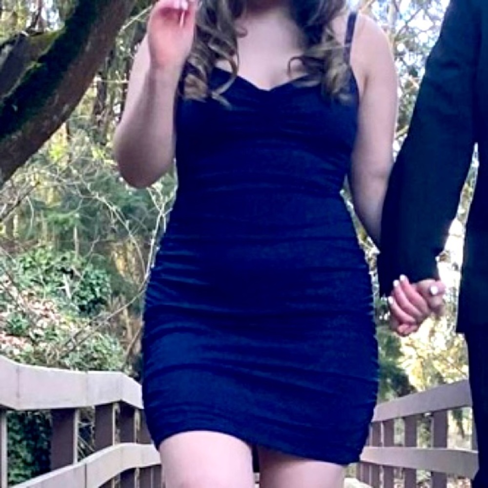 Semi formal sparkly dark blue dress. Size Large.